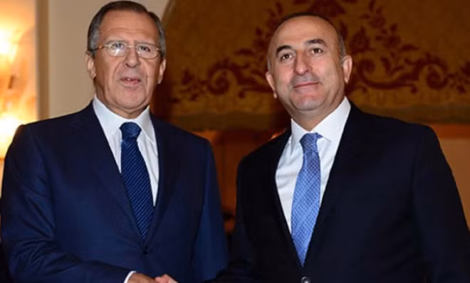 Ngoại trưởng Nga Sergei Lavrov trong một cuộc gặp với người đồng cấp Thổ Nhĩ Kỳ Mevlut Cavusoglu. (Nguồn: Getty Images)
