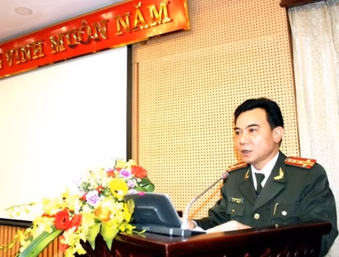 Phó Giám đốc CATP - Đại tá Nguyễn Anh Tuấn phát biểu nhận nhiệm vụ.