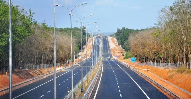 Các phương tiện dừng, đỗ, đón trả khách trên các tuyến đường cao tốc do VEC quản lý sẽ bị từ chối phục vụ.
