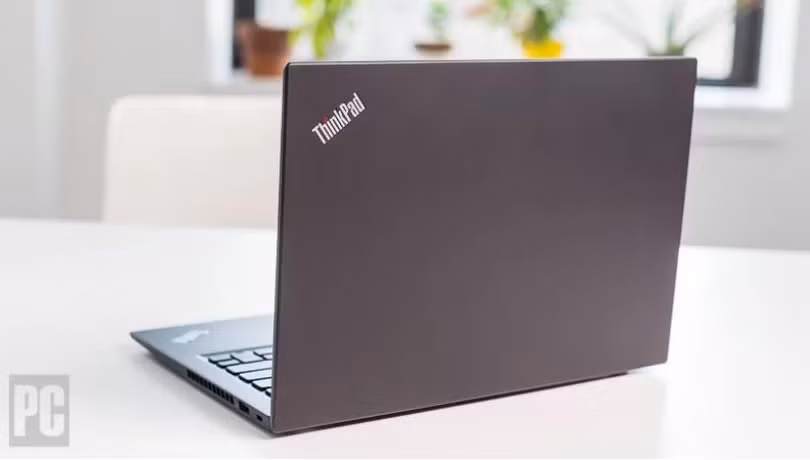 Máy vẫn giữ được thiết kế truyền thống của dòng ThinkPad (Ảnh: PC Mag) Máy vẫn giữ được thiết kế truyền thống của dòng ThinkPad (Ảnh: PC Mag)