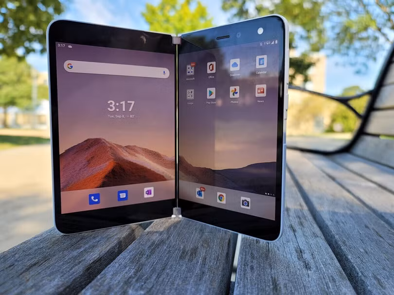 Camera là một điểm trừ trên chiếc Surface Duo (Ảnh: XDA Developers)