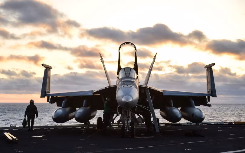 Chiến cơ FA 18 Super Hornet.