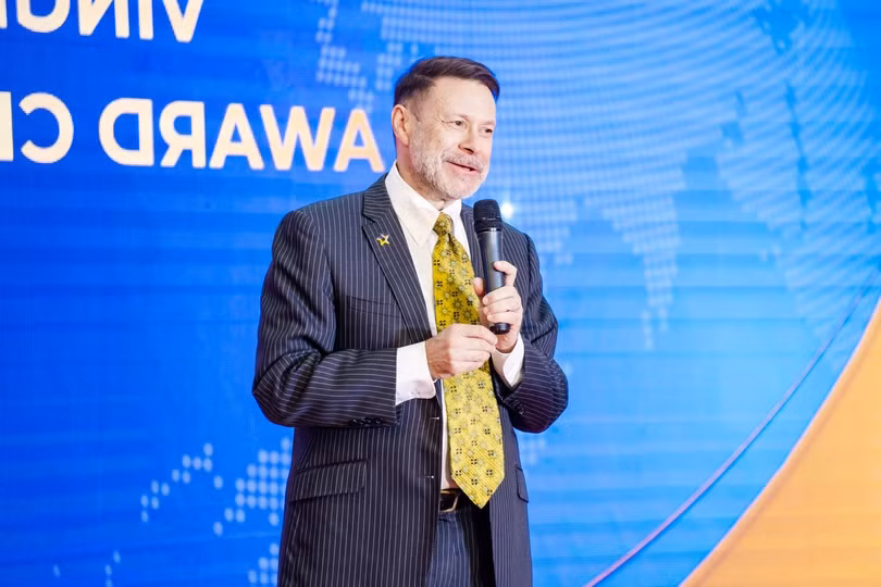Anh 5_Ông Andrew Goledzinowski – Đại sứ Australia tại Việt Nam đánh giá cao chương trình Học bổng KHCN Vingroup.jpg