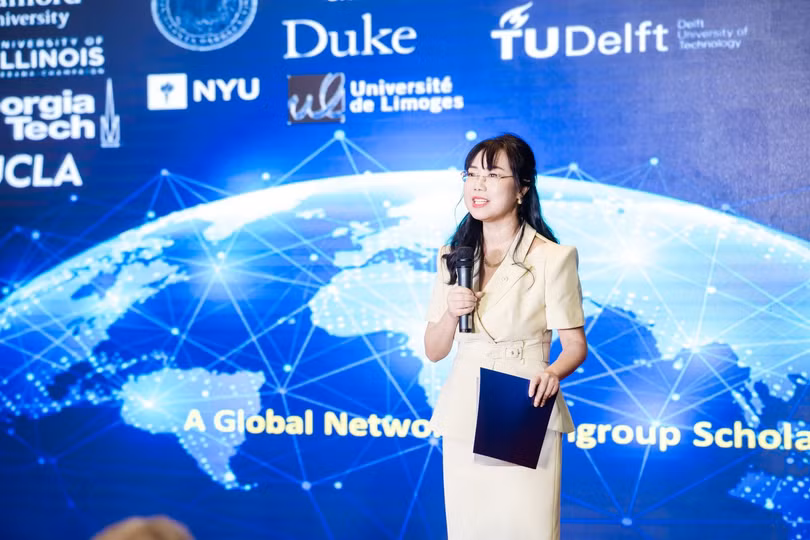 Anh 6_TS. Lê Mai Lan - Phó Chủ tịch Vingroup, Chủ tịch Hội đồng Trường Đại học VinUni tại Lễ trao học bổng.jpg