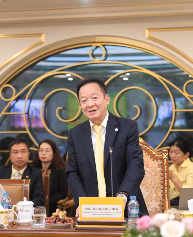 Ông Đỗ Quang Hiển, Chủ tịch UBCL Tập đoàn T&amp;T Group phát biểu tại lễ ký kết.