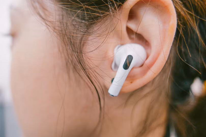 AirPods Pro đem đến cảm giác đeo dễ chịu cho người dùng (Ảnh: Tech Radar) AirPods Pro đem đến cảm giác đeo dễ chịu cho người dùng (Ảnh: Tech Radar)
