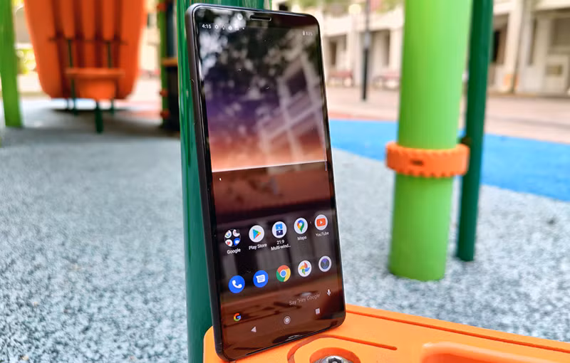 Màn hình của Sony Xperia 10 II chỉ có tần số quét 60 Hz (Ảnh: Hardware Zone)