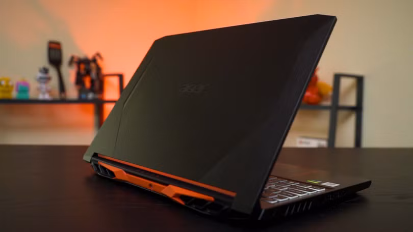 Acer Nitro 5 2020 sở hữu thiết kế hầm hố (Ảnh: Laptop Mag)