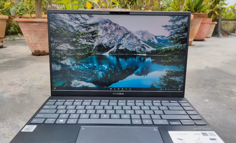 Màn hình là một điểm cộng trên Asus Zenbook 14 UX425 (Ảnh: Smart Prix) Màn hình là một điểm cộng trên Asus Zenbook 14 UX425 (Ảnh: Smart Prix)