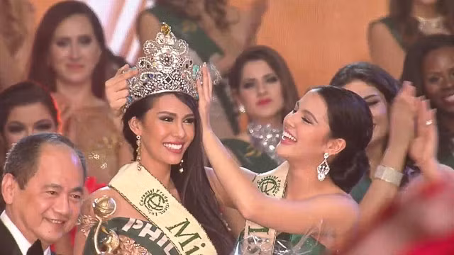 Cô nhận được vương miện từ hoa hậu trái đất 2014 - Jamie Herrell cũng của Phillipines. Đây cũng là lần đầu tiên trong lịch sử 15 năm cuộc thi này có một đất nước giành chiến thắng ở hai năm liên tiếp.