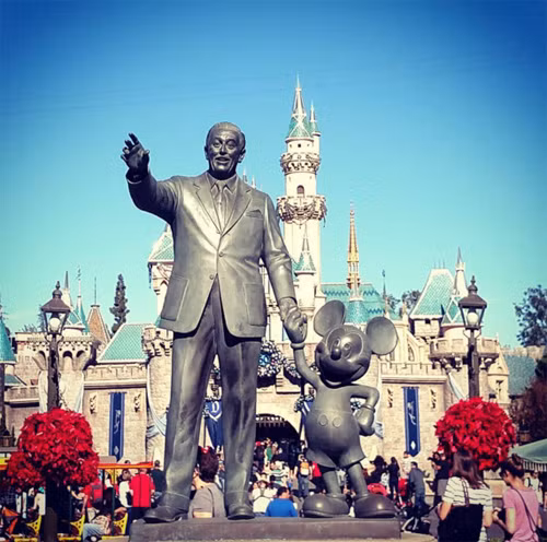 Công viên Disneyland, Anaheim, California, Mỹ. Công viên Disneyland, Anaheim, California, Mỹ.