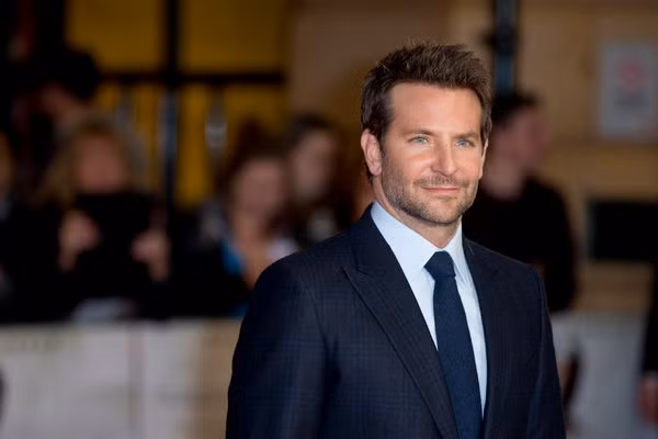 Scarlett Johansson, Channing Tatum, Sandra Bullock, Hugh Jackman, Tom Cruise, Dwayne 'The Rock' Johnson, Bradley Cooper, Leonardo DiCaprio, Robert Downey Jr., Jennifer Lawrence Scarlett Johansson, Channing Tatum, Sandra Bullock, Hugh Jackman, Tom Cruise, Dwayne 'The Rock' Johnson, Bradley Cooper, Leonardo DiCaprio, Robert Downey Jr., Jennifer Lawrence