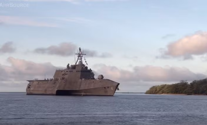 Chiến hạm tàng hình USS Coronado.