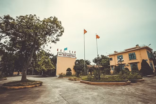 Nhà máy Dệt Nam Định tiền thân là một cơ sở nghiên cứu về tơ lụa do Toàn quyền Đông Dương - De Lanessan sáng lập. (Ảnh: Minh Sơn/Vietnam+)