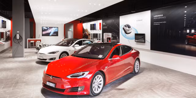 Một gian trưng bày sản phẩm của Tesla