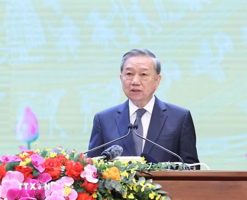 24-7. jpg tong-bi-thu-to-lam-nguoi-co-cong-nhan-chung-lich-su-7.jpg
