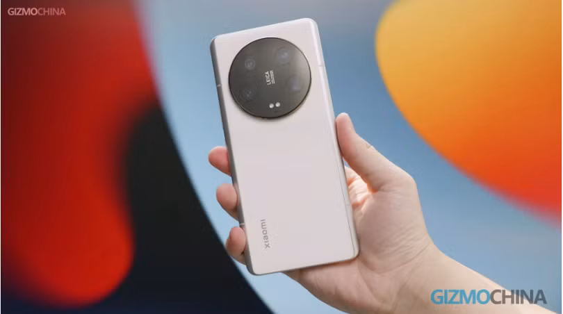 Người dùng phàn nàn vì chi phí sửa chữa và thay thế linh kiện của Xiaomi 13 Ultra quá đắt (Ảnh: Gizmochina)