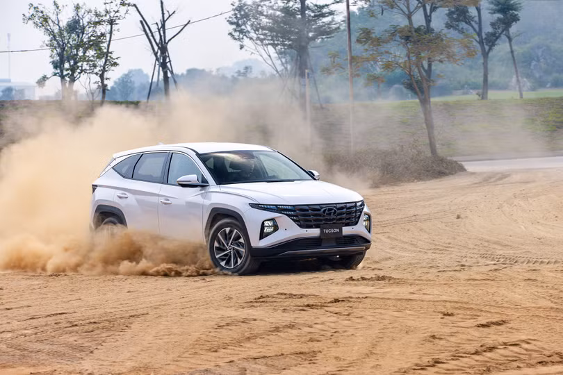 Hyundai Tucson (1).jpg