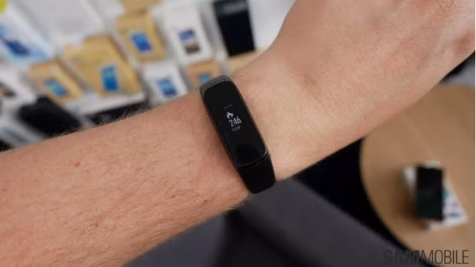 Samsung Galaxy Fit e có khả năng nhận biết hành động của người dùng (Ảnh: Sam Mobile)