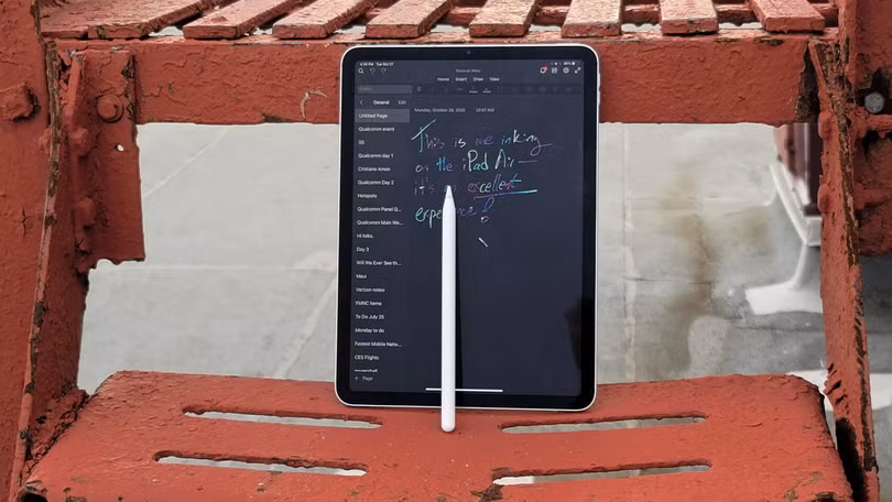 Màn hình 60 Hz khiến cho trải nghiệm viết trên iPad Air 4 rất tệ (Ảnh: PC Mag)