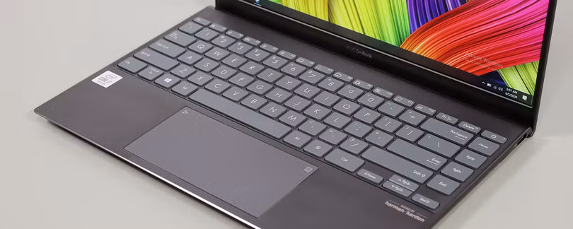 Asus Zenbook 14 UX425 nóng lên nhanh khi thực hiện các tác vụ nặng (Ảnh: Ultrabook Review)