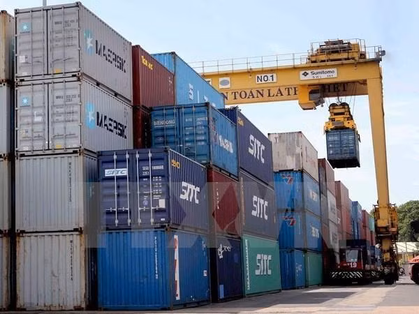 Đề xuất thu mua hàng nghìn container “bỏ quên”