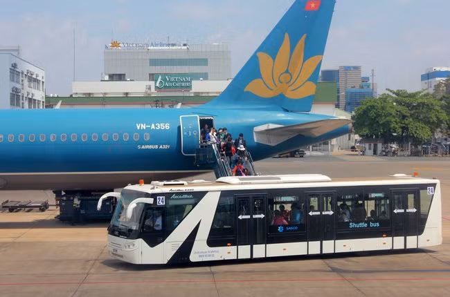 Bộ Tài chính đề nghị làm rõ cơ cấu giá vé máy bay để tránh tình trạng tăng vượt mức quy định