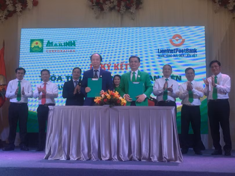 Buổi ký kết giữa LienVietPostBank và MaiLinhGroup