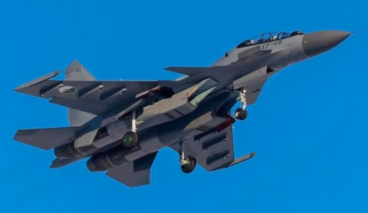 Tiêm kích Su-30MKA của Không quân Algeria (Ảnh: Military Watch Magazine) Tiêm kích Su-30MKA của Không quân Algeria (Ảnh: Military Watch Magazine)