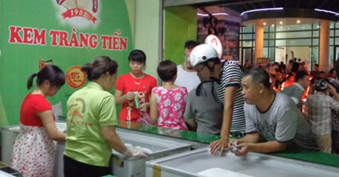 Nếu xét theo hợp đồng, Kem Tràng Tiền đã được “trả về” cho ông Hà Trọng Nam.