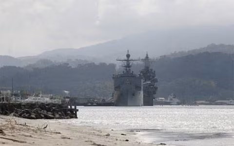 Chiến hạm Mỹ ở vịnh Subic, Philippines vào tháng 10/2014. Ảnh: Reuters.