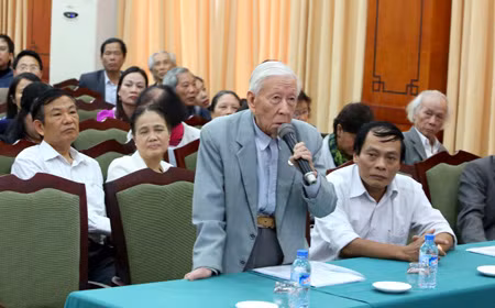 Khi ông Tập đọc thơ Bác Hồ trước Quốc hội, Bộ Giáo dục cải cách xóa môn Lịch sử ảnh 2