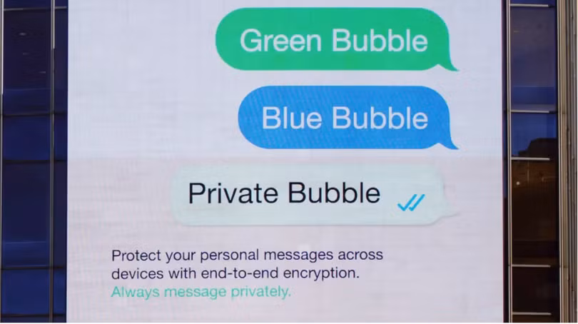 Mark Zuckerberg tiếp tục "cà khịa" Apple, nói rằng iMessage kém an toàn hơn WhatsApp (Ảnh: Tech Spot)