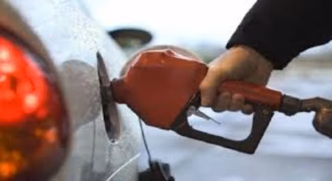 Giữ ổn định giá xăng dầu hiện hành