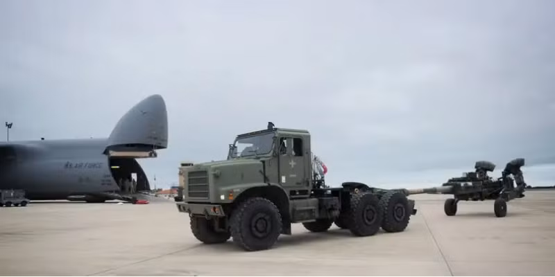 Phương tiện chiến thuật để chở lựu pháo Howitzer 155mm (Ảnh: Business Insider)