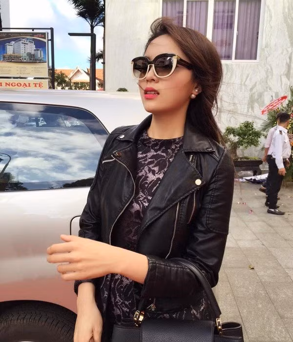 Hoa hậu - Á hậu Việt: Những tay chơi hàng hiệu kín tiếng ảnh 11 Hoa hậu - Á hậu Việt: Những tay chơi hàng hiệu kín tiếng ảnh 11
