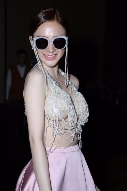 Hé lộ 'bảng báo giá' của hot girl, người đẹp trên Facebook ảnh 2 Hé lộ 'bảng báo giá' của hot girl, người đẹp trên Facebook - ảnh 3
