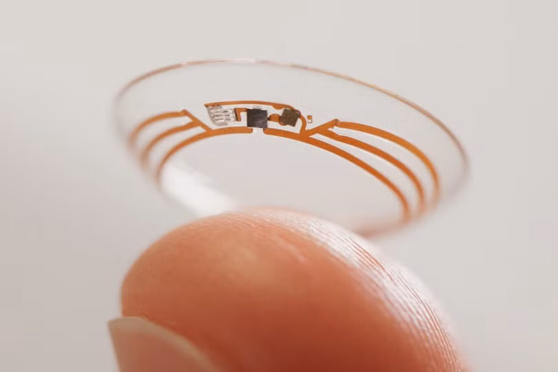 Google X đã phát triển kính áp tròng thông minh, có thể theo dõi lượng đường trong mắt và giúp bệnh nhân tiểu đường kiểm soát lượng đường huyết. Google X đã phát triển kính áp tròng thông minh, có thể theo dõi lượng đường trong mắt và giúp bệnh nhân tiểu đường kiểm soát lượng đường huyết.