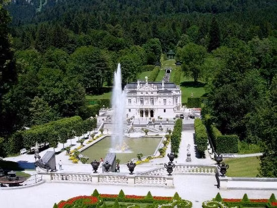 Cung điện Linderhof - Ảnh: wordpress Cung điện Linderhof - Ảnh: wordpress