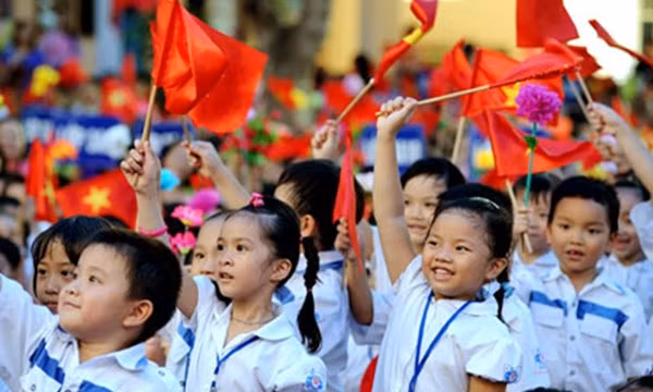 Bắt đầu tăng mức đóng bảo hiểm y tế với học sinh, sinh viên