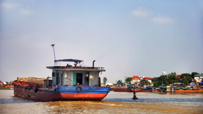 Dự án giao thông thủy xuyên Á trên sông Hồng (đoạn Việt Trì - Lào Cai) sẽ mang lại lợi ích về giao thông, điện khí hóa và là động lực chính để phát triển kinh tế xã hội