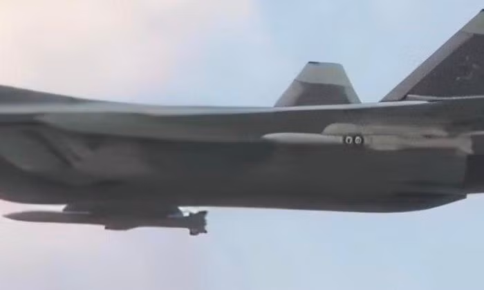 Tên lửa K-77M được trang bị trên tiêm kích Su-57 (Ảnh: Military Watch Magazine) Tên lửa K-77M được trang bị trên tiêm kích Su-57 (Ảnh: Military Watch Magazine)