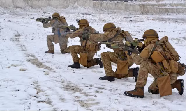 Quân đội Ukraine trong cuộc huấn luyện hoạt động đặc biệt vào tháng 11 năm 2015 (Ảnh: Business Insider)