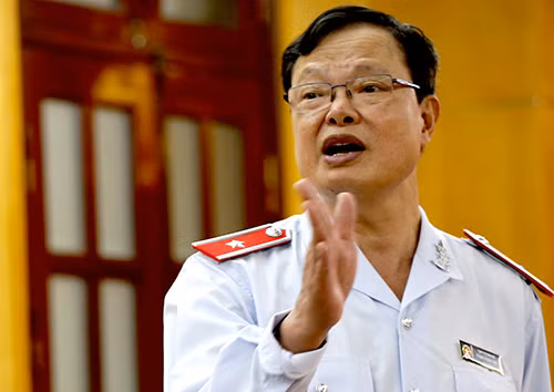 Ông Phạm Trọng Đạt cho rằng việc tiêu quá nhiều tiền mặt sẽ khó kiểm soát, quản lý tài sản thu nhập ngoài, nên khó chống được tham nhũng. Ảnh: Bá Đô