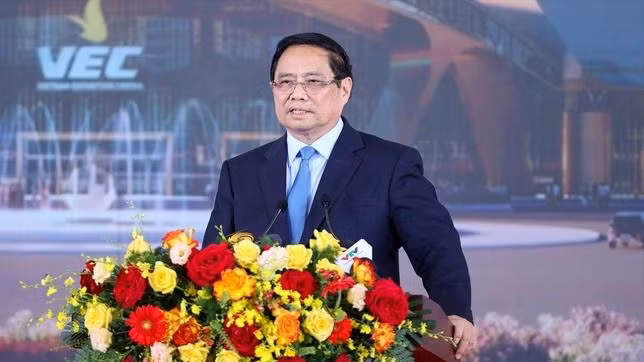 Thủ tướng Phạm Minh Chính phát biểu tại lễ khánh thành, khởi công 250 công trình, dự án. Ảnh: VGP/Nhật Bắc.