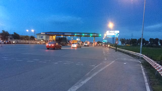  Hơn 18h, trạm thông thoáng trở lại. 