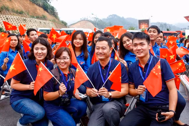 Đại biểu thanh niên hai nước tham gia Liên hoan Thanh niên Việt Nam – Trung Quốc lần thứ III - (Ảnh minh họa, tác giả Bảo Anh, nguồn: Báo Điện tử Đảng Cộng sản Việt Nam).
