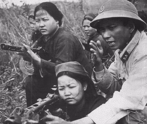 Những người lính đầu tiên bảo vệ đất nướclàbộ đội địa phương, công an vũ trang (bộ đội biên phòng), dân quân tự vệ và nhân dân 6 tỉnh biên giới. Ảnh tư liệu. Những người lính đầu tiên bảo vệ đất nướclàbộ đội địa phương, công an vũ trang (bộ đội biên phòng), dân quân tự vệ và nhân dân 6 tỉnh biên giới. Ảnh tư liệu.