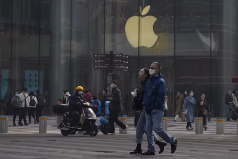 Apple thu hút người tiêu dùng Trung Quốc thông qua ứng dụng WeChat (Ảnh: SCMP)