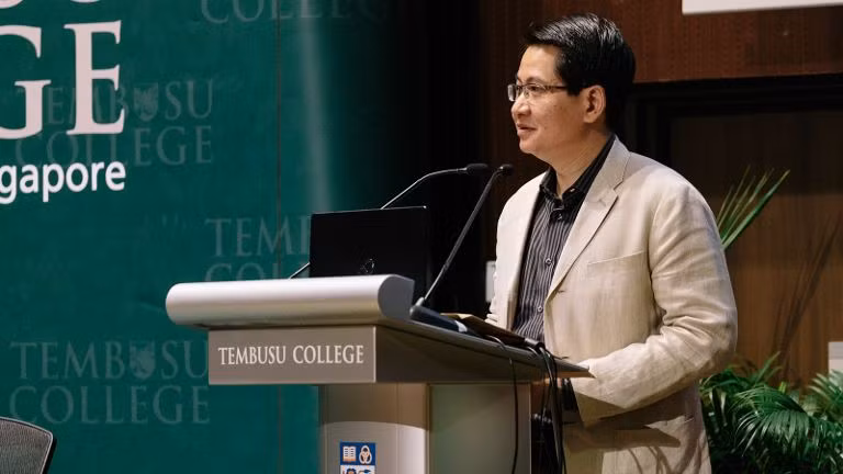 Đại sứ Singapore Stanley Loh.
